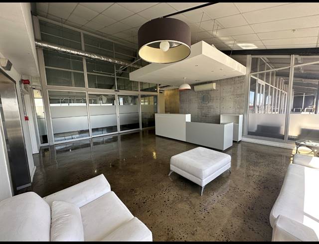 920M² OFFICE TO LET IN PAARDEN EILAND